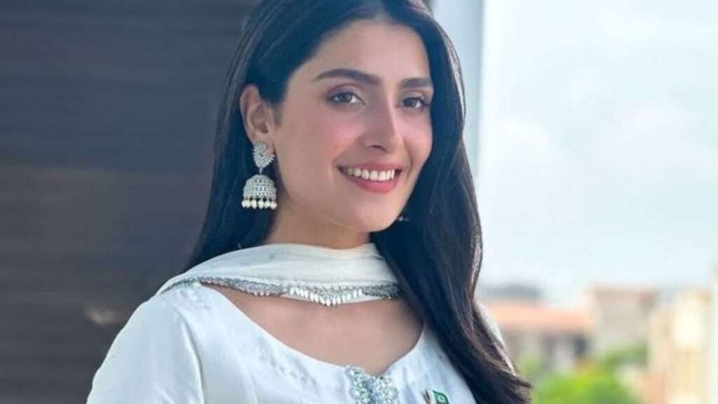 Top 10 Most Beautiful Pakistani Actresses: Name, Net Worth,nude,instagram, Age, Education, Top Roles & Photos (2024)