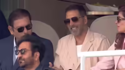 IND vs ENG: Akshay Kumar Cheers Team India at Lord’s with Twinkle & Ravi Shastri – Pics Go Viral 2 IND vs ENG: Akshay Kumar Cheers Team India at Lord’s with Twinkle & Ravi Shastri – Pics Go Viral