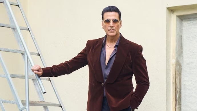 IND vs ENG: Akshay Kumar Cheers Team India at Lord’s with Twinkle & Ravi Shastri – Pics Go Viral 3 IND vs ENG: Akshay Kumar Cheers Team India at Lord’s with Twinkle & Ravi Shastri – Pics Go Viral