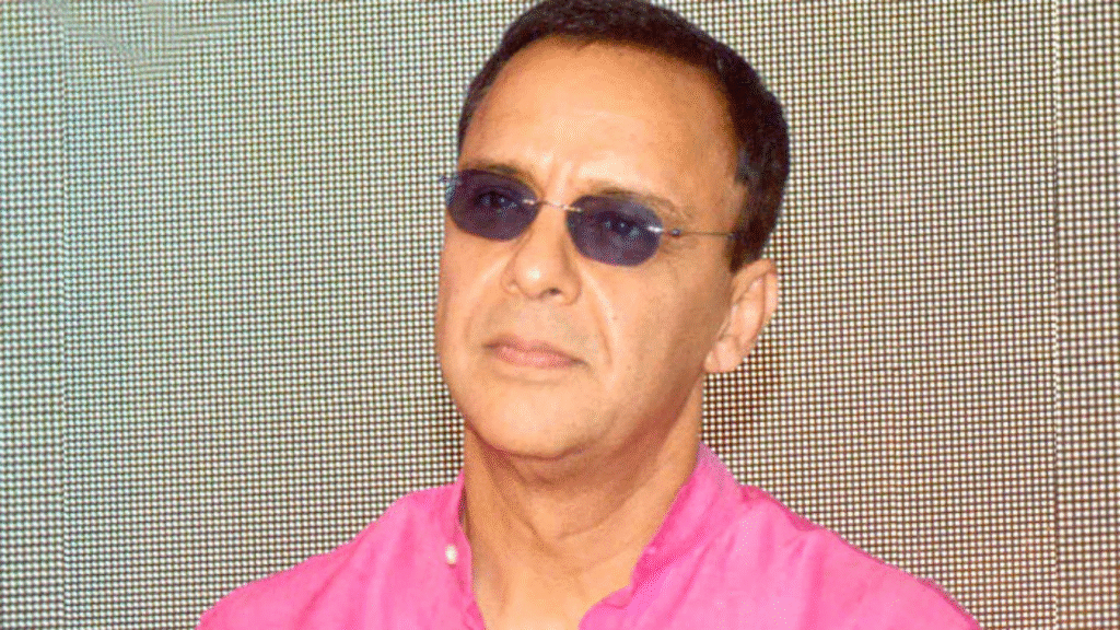Vidhu Vinod Chopra Slams Ex-Assistants: ‘Success Made Them Arrogant!’ 3 Vidhu Vinod Chopra Slams Ex-Assistants: ‘Success Made Them Arrogant!’